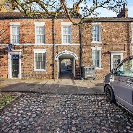 Buttercup - Uk45969 * Yarm